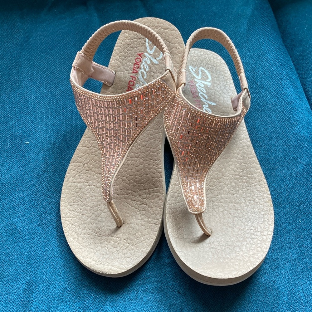 Sketchers yoga foam sparkly sandals